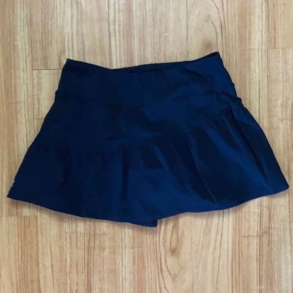 Under Armour Pants - UA Heatgear Skort EUC
